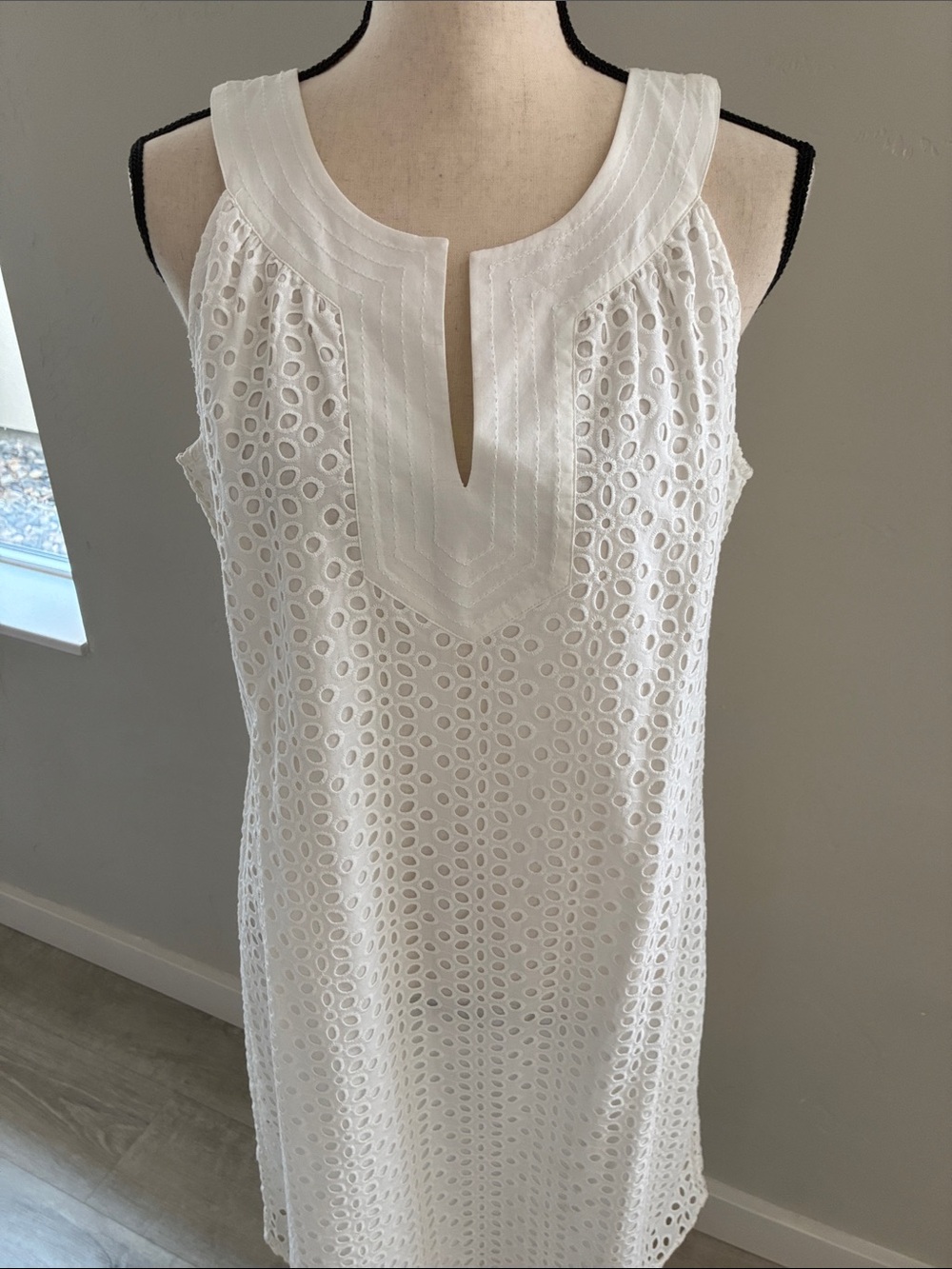 Tommy Bahama White Opal Eyelet Shift Dress EUC